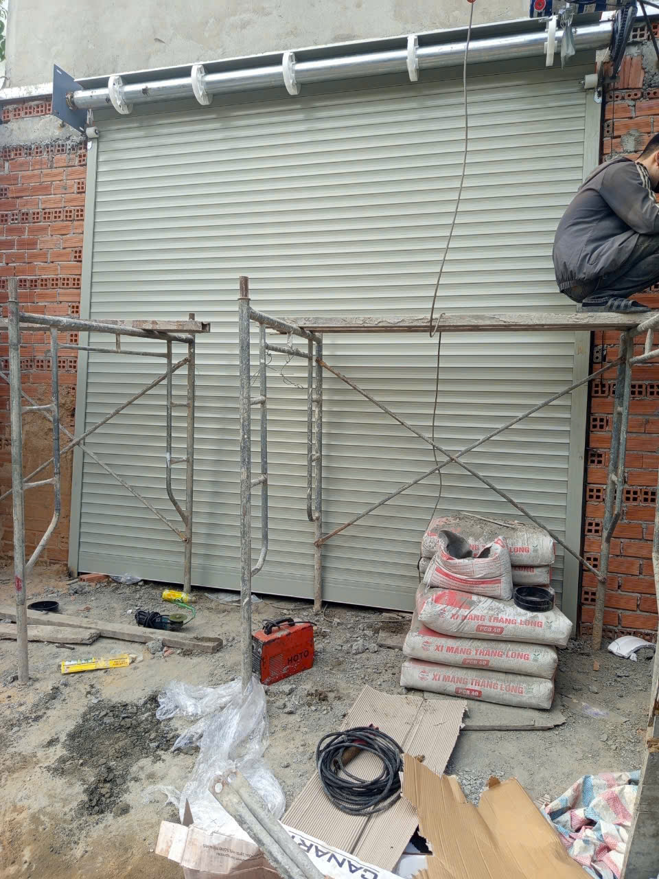 Cung Cấp Cửa Cuốn Quận 12 – Giá Tốt, Đội Ngũ Chuyên Nghiệp, Tư Vấn Miễn Phí